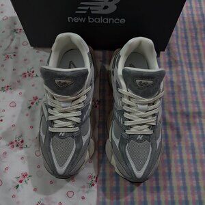 New Balance 9060 Grey Sneakers